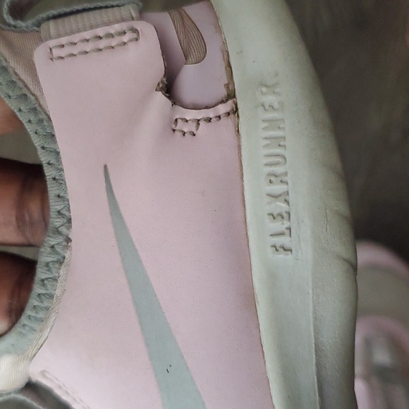 Nike Childs Size 12 Flex Runner Shoes - Sneakers Light Pink and Gray - Picture 6 of 6